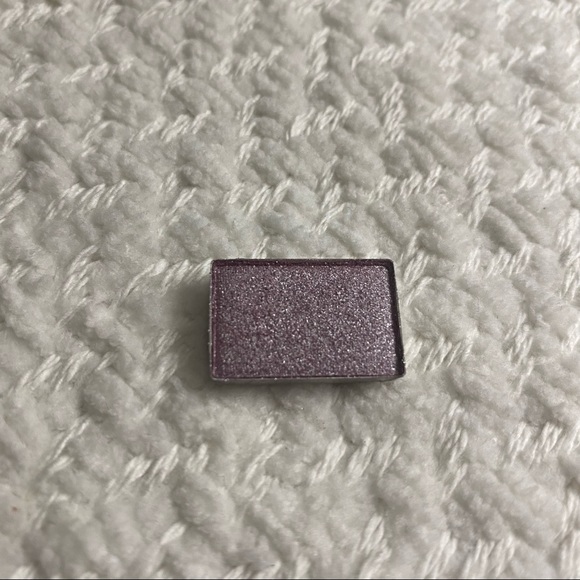 NWT Mary Kay Mineral Eye Shadow | Shimmering Lilac - Picture 2 of 5